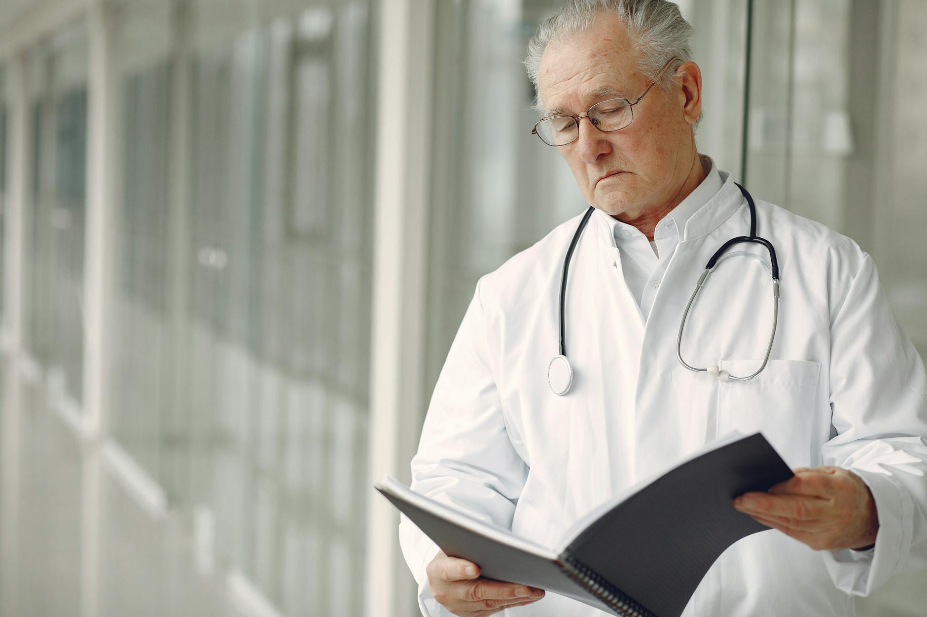 O que pacientes analisam antes de escolher um médico?