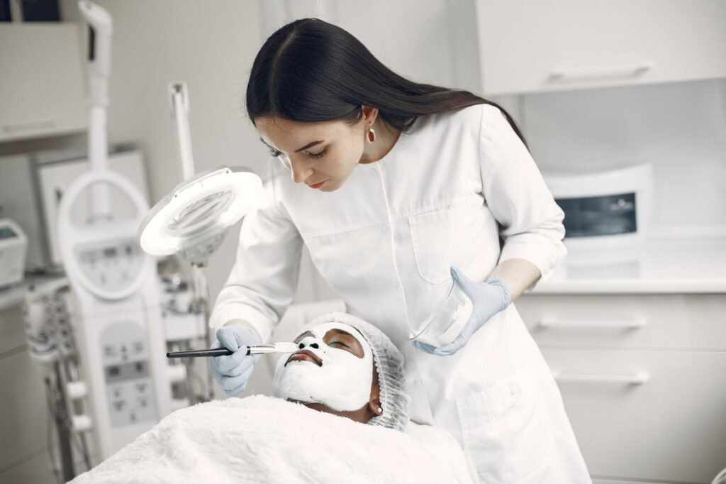 Treinar Secretaria para Clínica de Estética: O Guia Completo